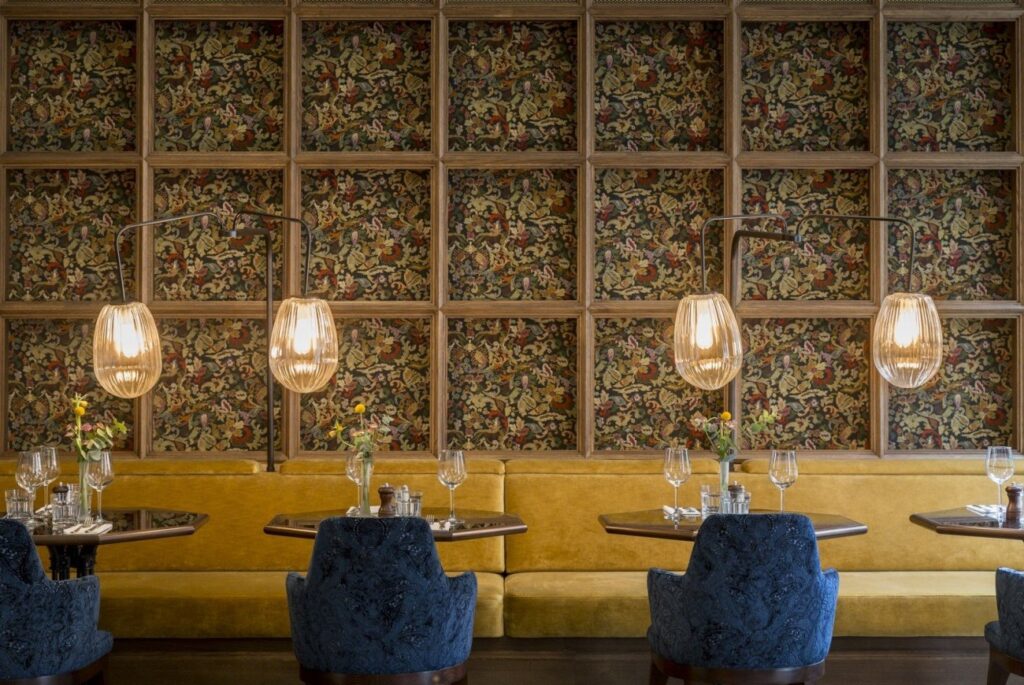 Icon Wipton Madrid — restaurante The Captain