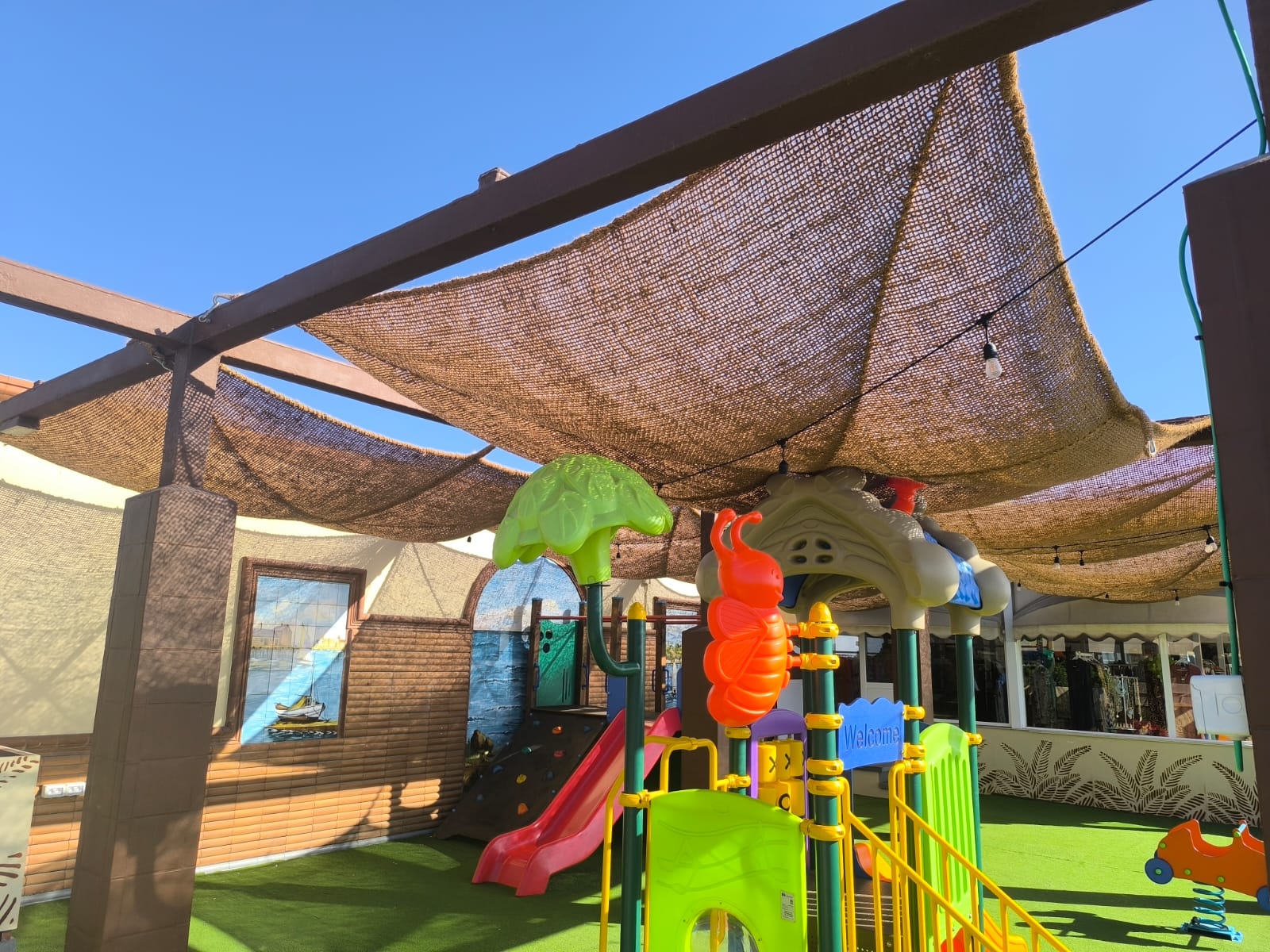 El Senador Restaurant & Beach House