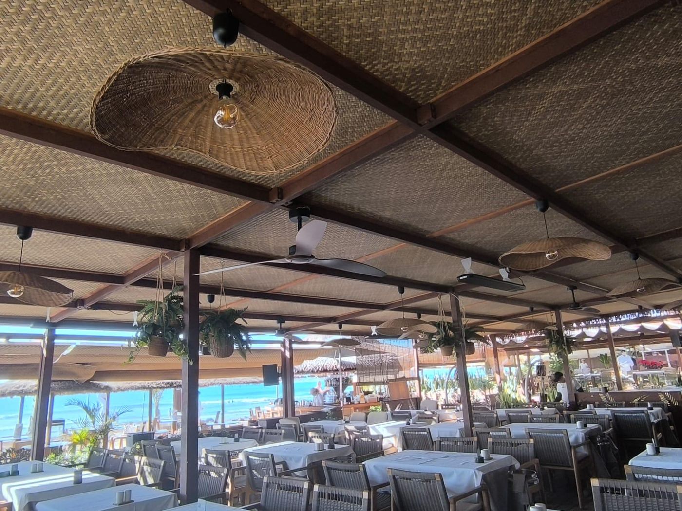 El Senador — comedor con vista al mar