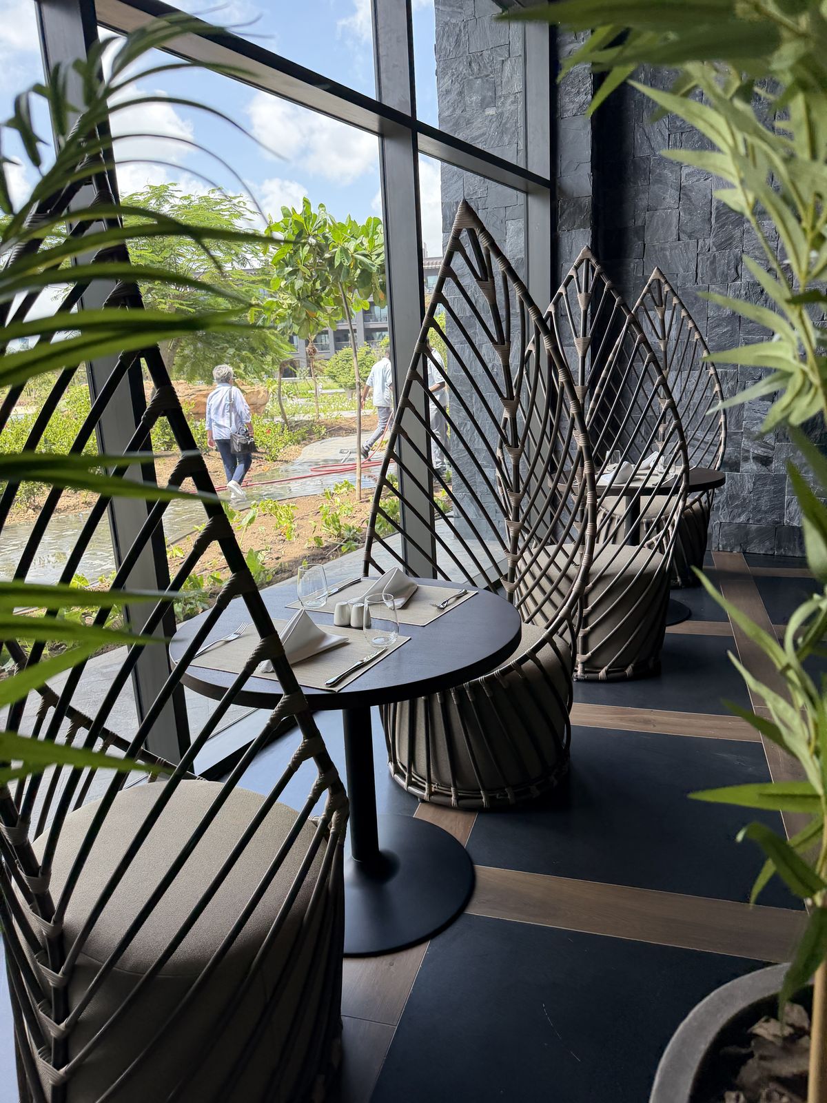 Lopesan Caoba Lagoon — mobiliario del restaurante